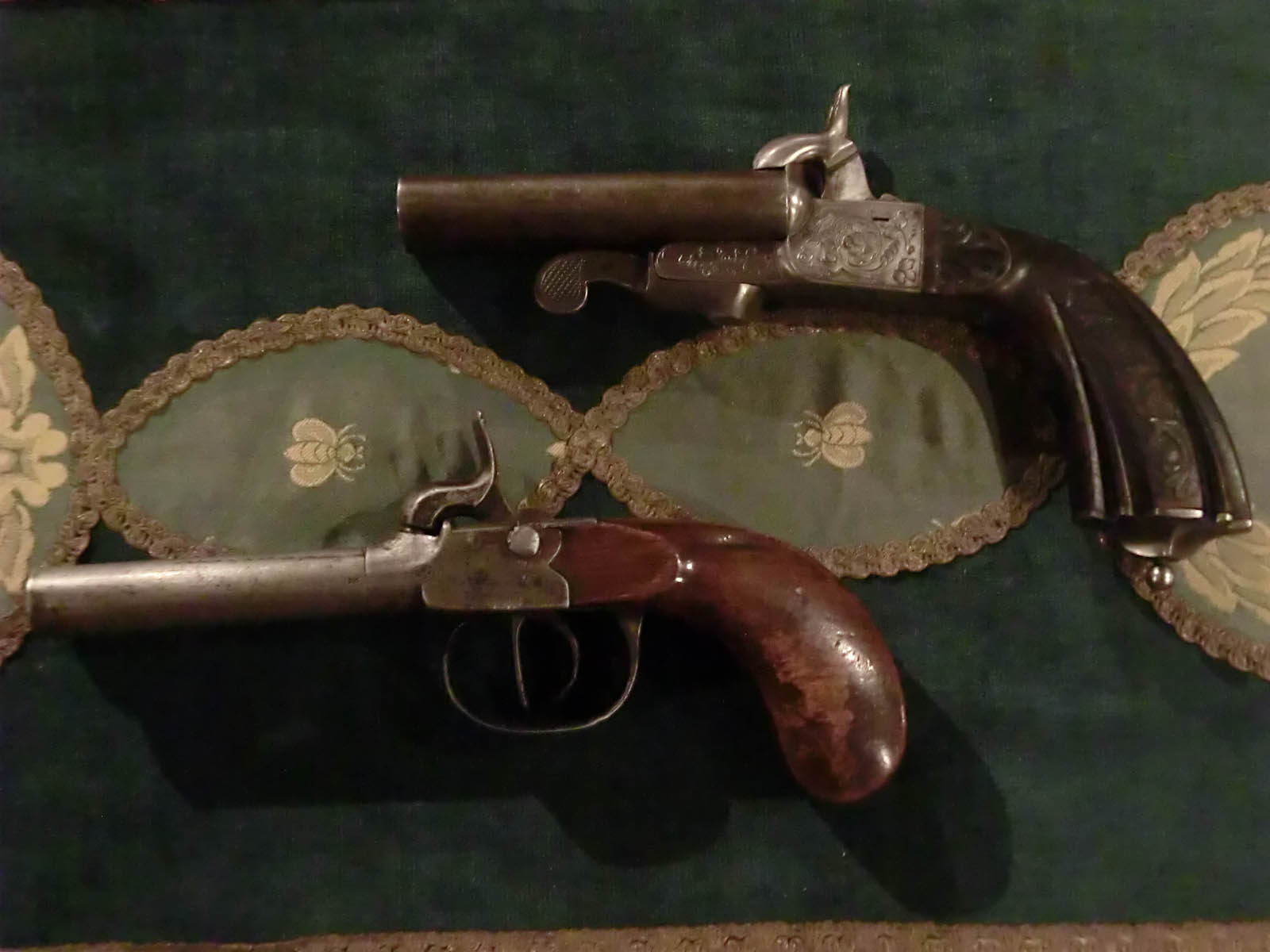 Arquebuse Genève - Pistolets à deux canons